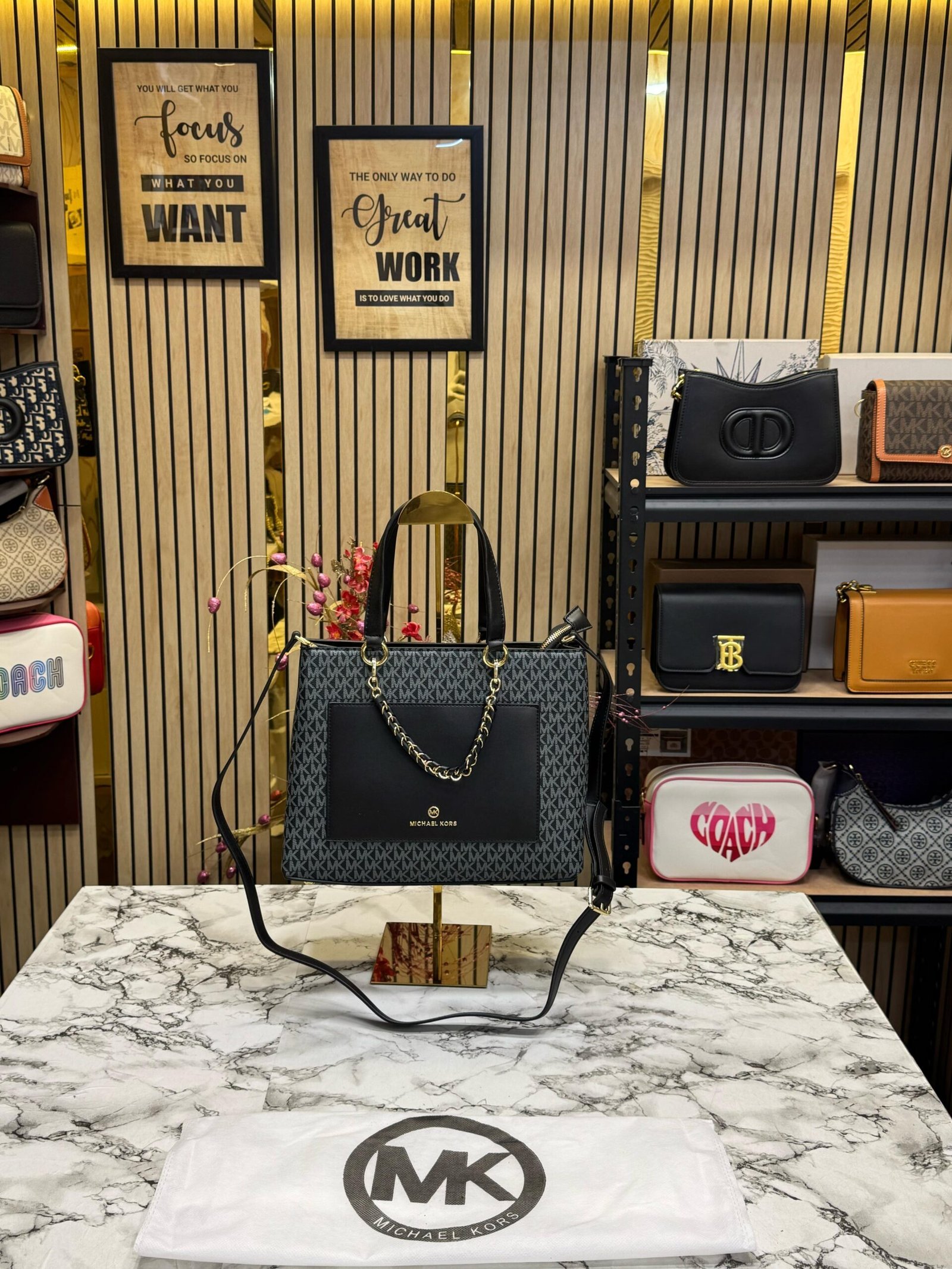 MICHAEL KORS PRORSOM BLACK